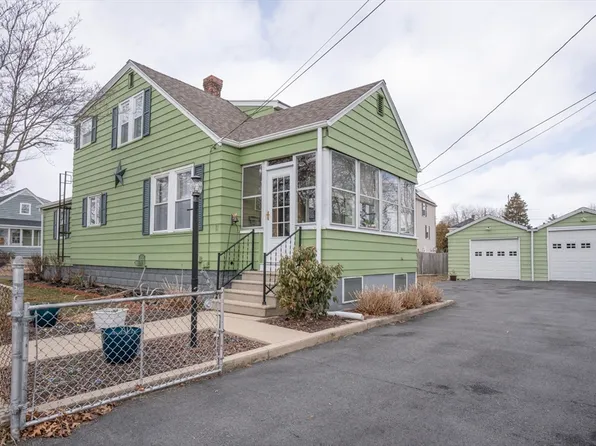11-15 Carrier St, Bellingham, MA 02019