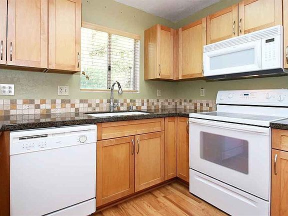 4th image of 11267 Avenida De Los Lobos Unit E