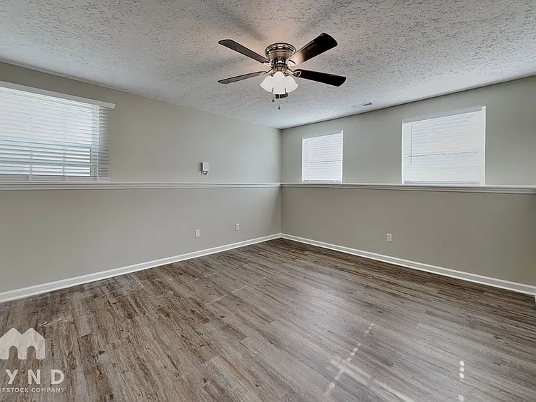 1106 Lady Banks Dr — Photo 7