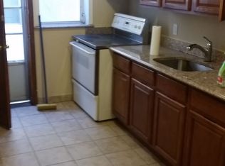 2460 Crescent St, Long Island City, NY 11102