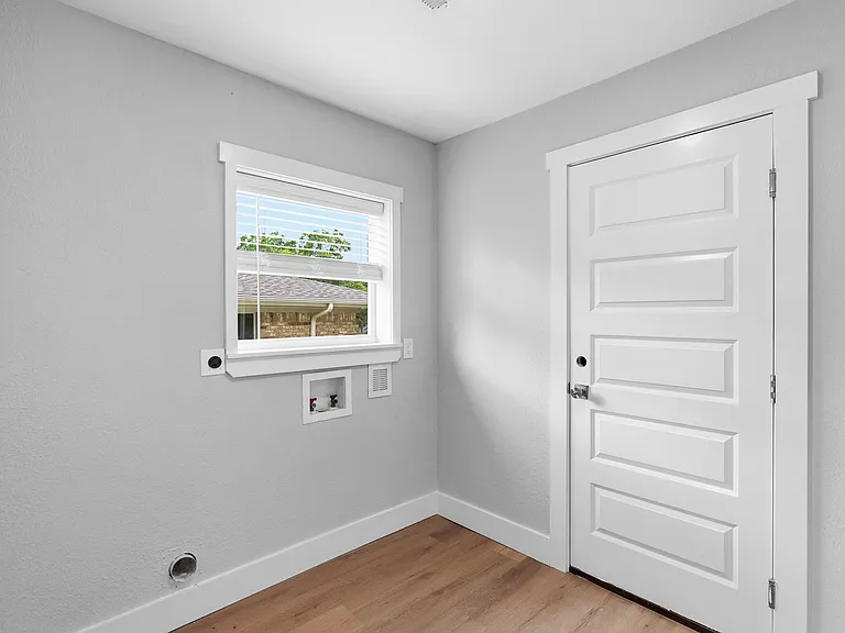 506 Rogers Way — Photo 7