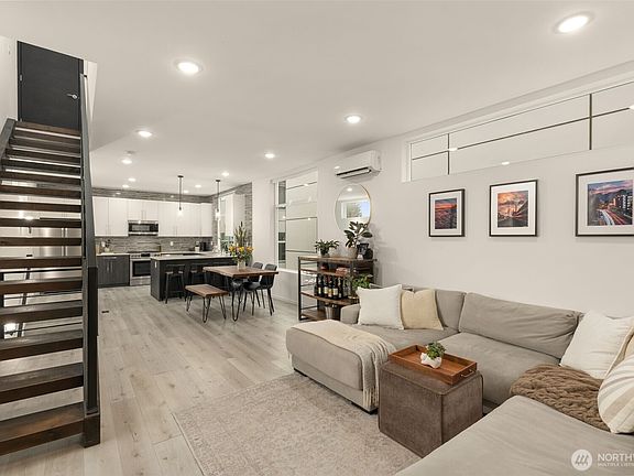 3rd image of 7722 Delridge Way SW