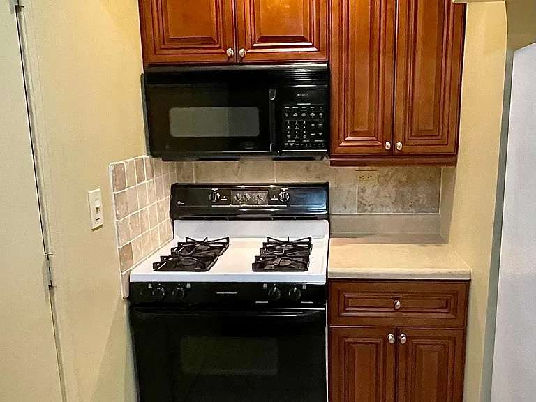 121 Maumell St #LOWER LEVEL — Photo 17
