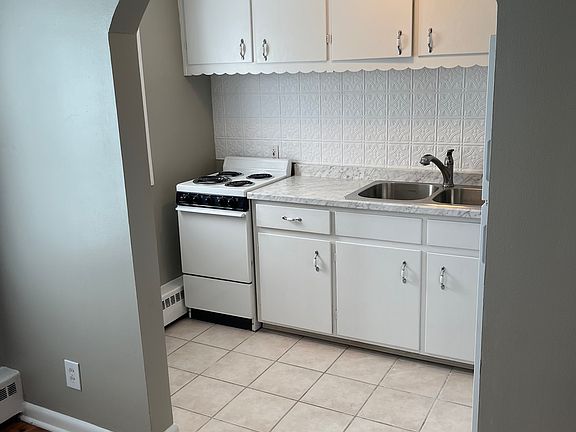 3rd image of 608 N 50th St