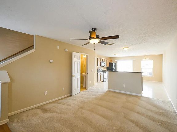 4th image of 322 Stewarts Landing Cir