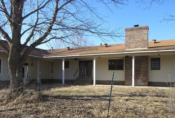 2nd image of 144 Martin Creek Ln