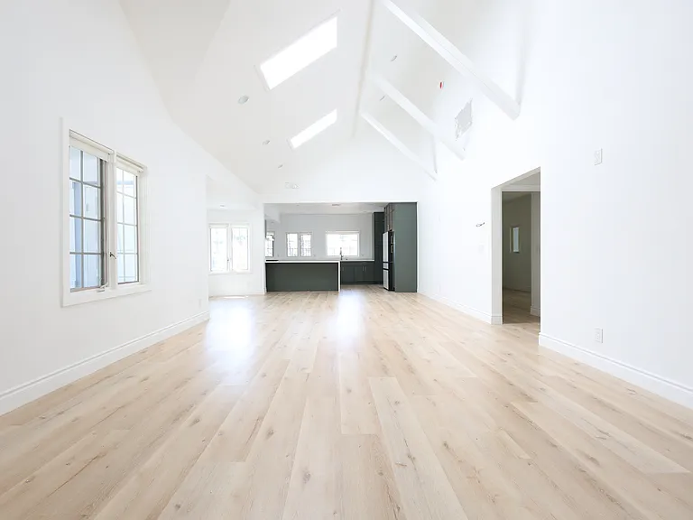 1401 Waterloo St #1 — Photo 6