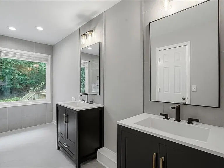 13 Bedford Rdg NW — Photo 8
