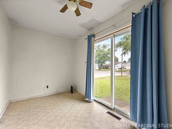 5th image of 156 E Lincoln Ave