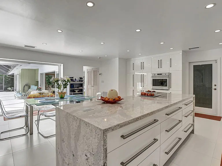 1350 Spanish River Rd — Photo 8