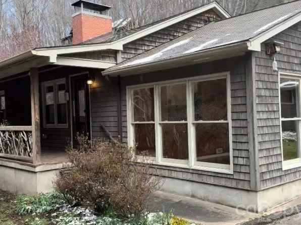 61 Brantley Branch Ln, Waynesville, NC 28786