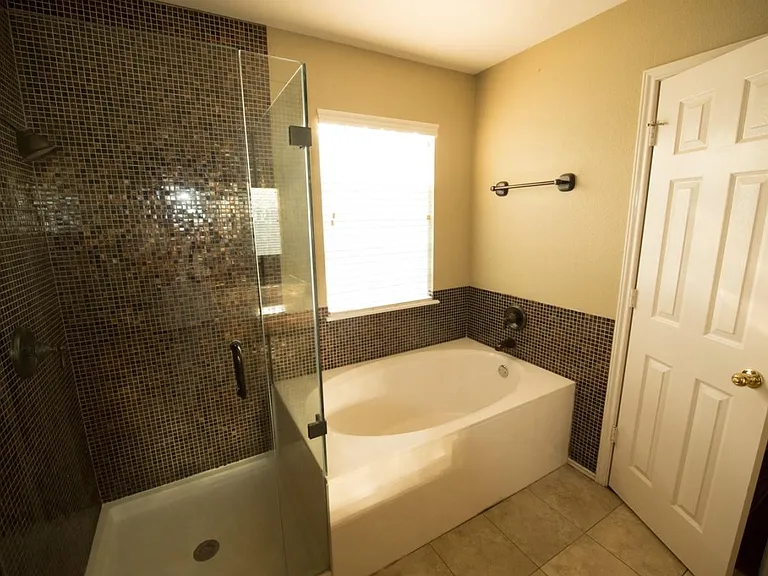 2216 Billy Fiske Ln — Photo 2
