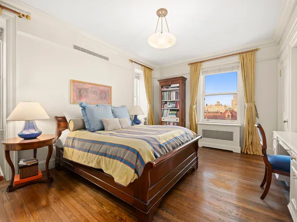 151 Central Park West image 16 of 18