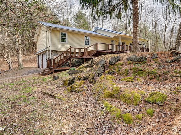 5th image of 135 Earl Williams Rd