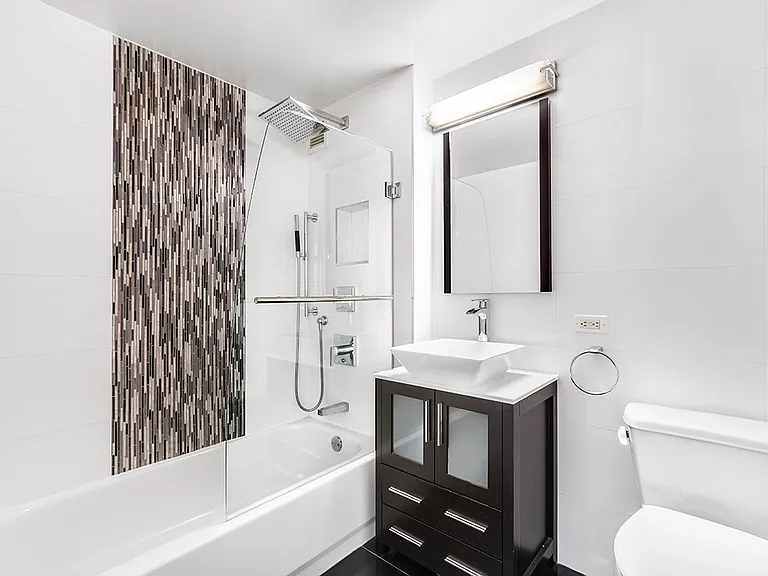 520 W 23rd St #9D — Photo 8