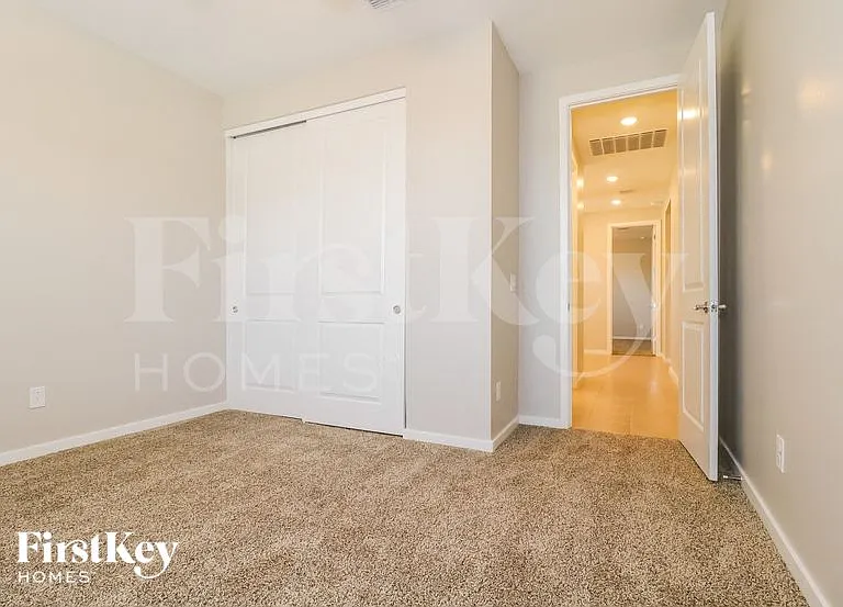 13581 N 141st Ln — Photo 11