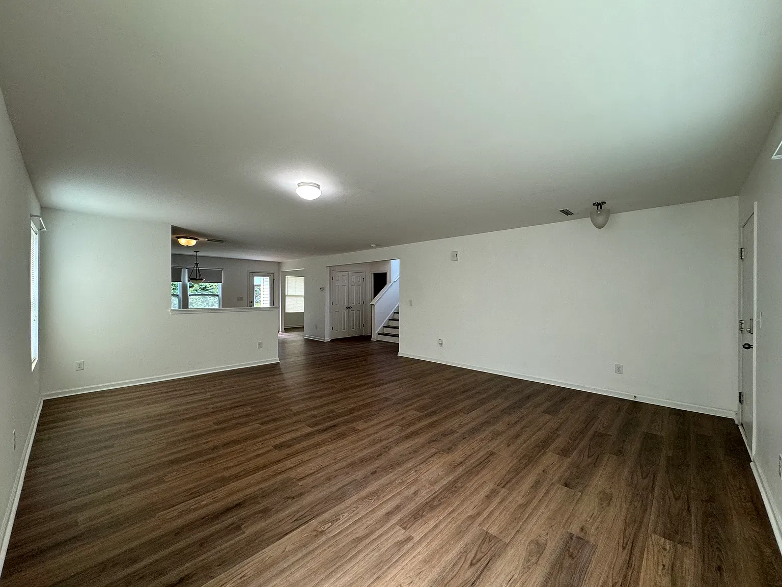 1515 Kellys Landing Dr — Photo 3