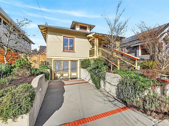 3rd image of 4223 Interlake Avenue N