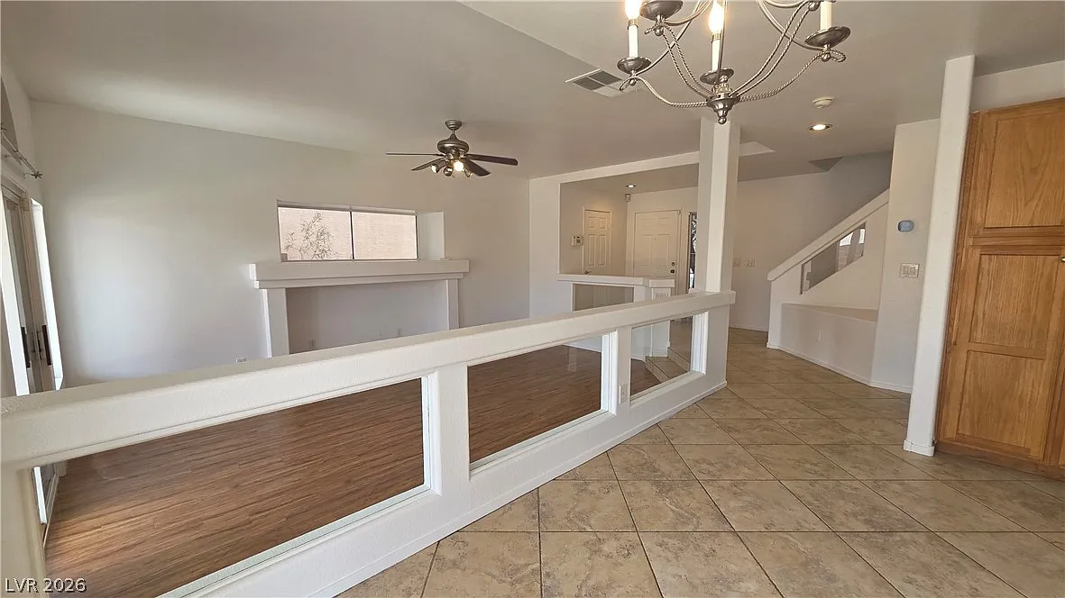 4 bed, 2.5 bath, 1972 sqft, $2,200 — Photo 4