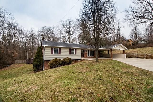 1st image of 213 Bel Air Dr