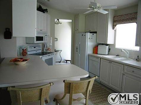 5th image of 8040 SE Peppercorn Ct