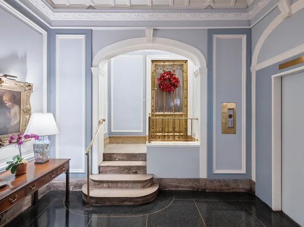 850 Park Avenue image 1 of 9