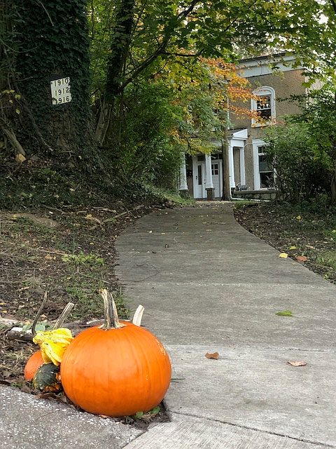 Front entrance to 1910 Sulgrave Ave. Very private