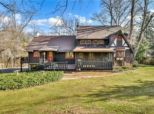 2081 Camp Meeting Rd, Sewickley, PA 15143