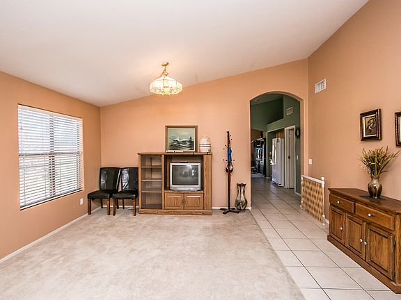5th image of 547 S Marin Dr
