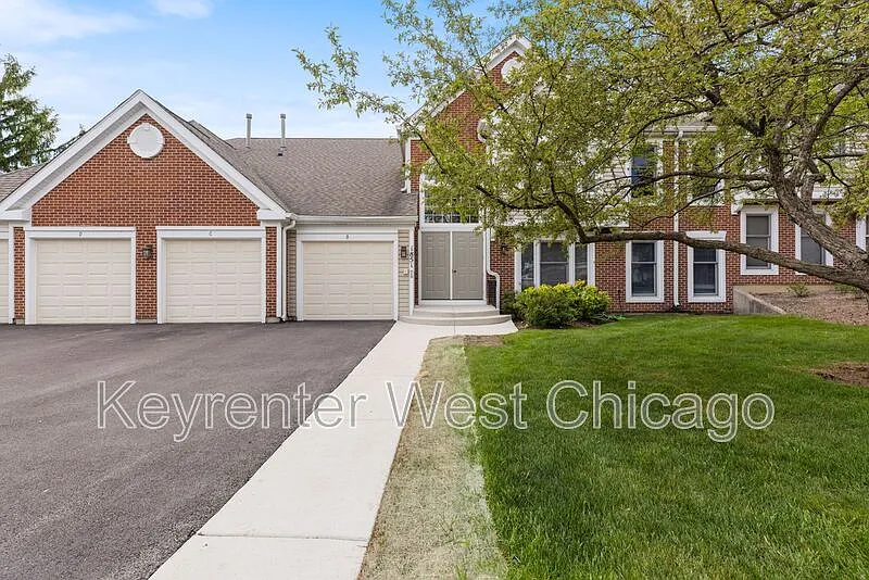 Building Photo - 1851 Fox Run Dr #B