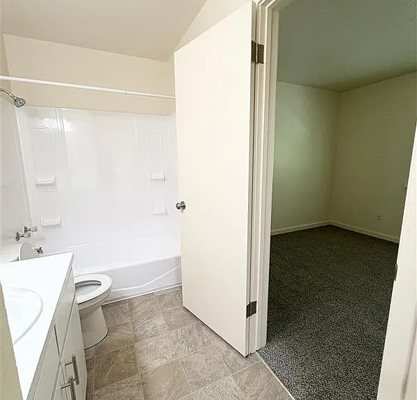 Country Crossing Apartments — Photo 24