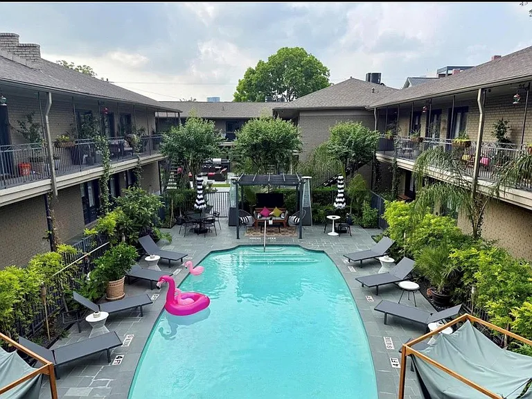 1410 Hyde Park Blvd #203 — Photo 49