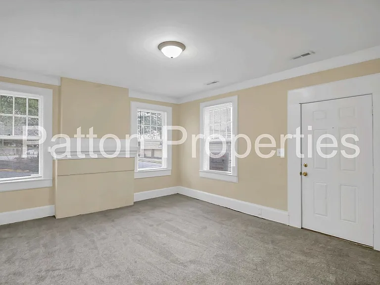 2229 Greene St — Photo 4
