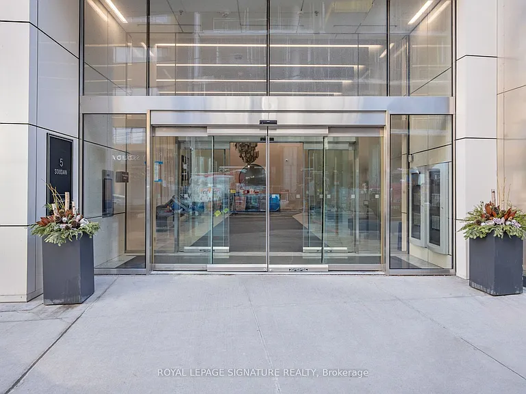 5 Soudan Ave #1010 — Photo 3