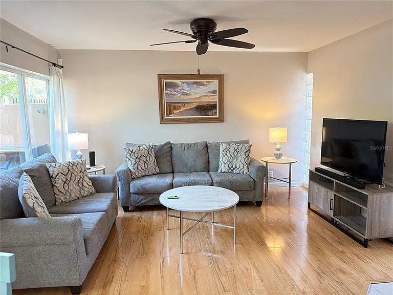 828 Padua Ln — Photo 6
