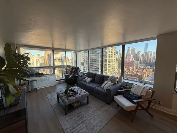 1455 N Sandburg Ter APT 1902, Chicago, IL 60610