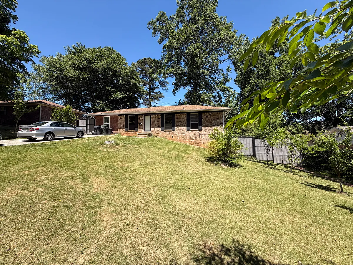 Building Photo - 605 Glochester Pl