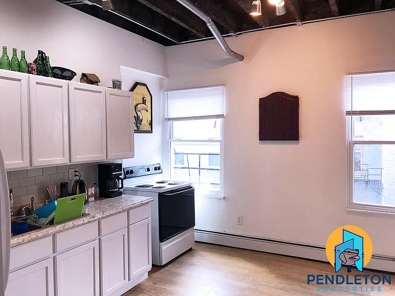 525 E 13th St #4 — Photo 5