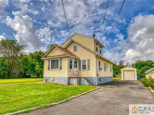 1512 Dogwood Dr, Piscataway, NJ 08854
