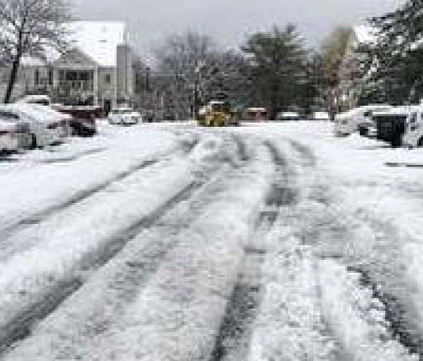 2nd image of 1001 Aberdeen Ln