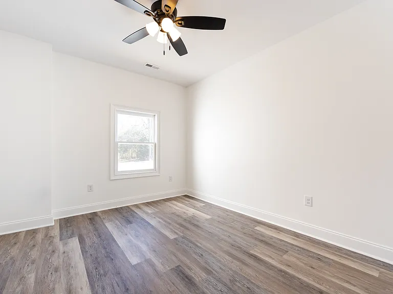 400 S Sanford St #A — Photo 11