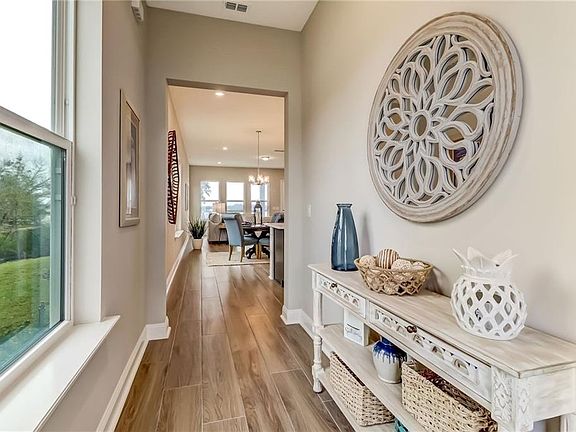 4th image of 88074 Tuscany Way