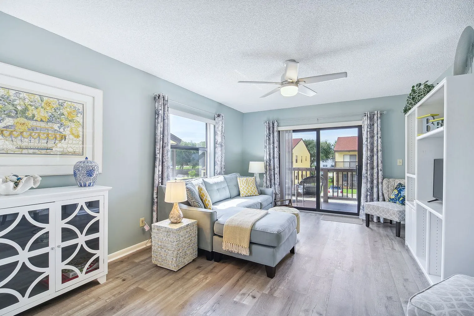 2 bed, 2.0 bath, 1140 sqft, $4,419 — Photo 1