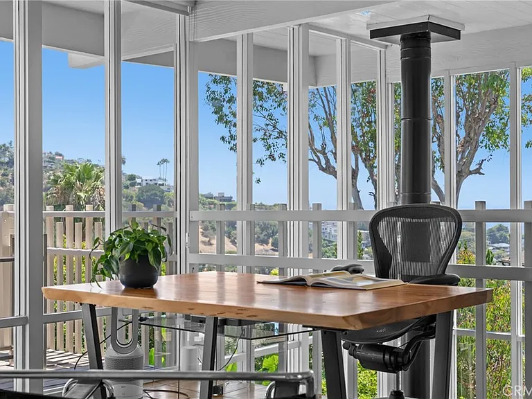 1494 Bluebird Canyon Dr — Photo 32