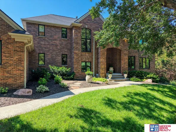 6555 Pheasant Run Pl, Lincoln, NE 68516