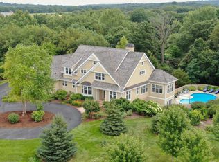 526 S Stocks Rd, Oconomowoc, WI 53066