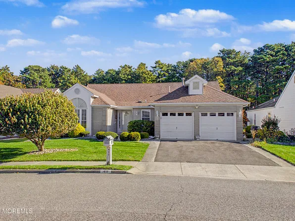 49 Narberth Way, Toms River, NJ 08757