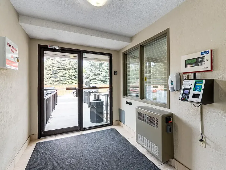 2120 Southland Dr SW