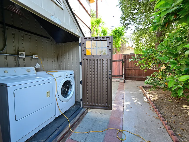 332 E Olive Ave — Photo 65