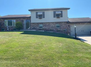 212 Greenbriar Rd, Lewistown, PA 17044